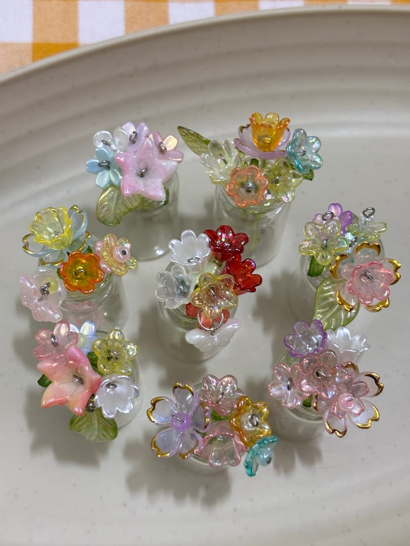 Mini Beaded Flower Jar - Image 1