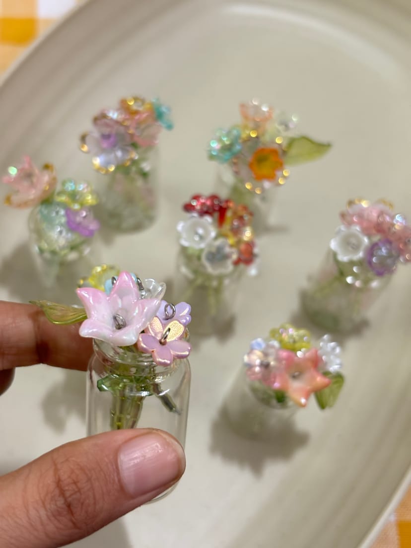 Mini Beaded Flower Jar - Image 8